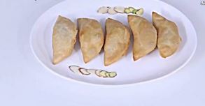 Olya Naralachi Karanji (Coconut karanji)